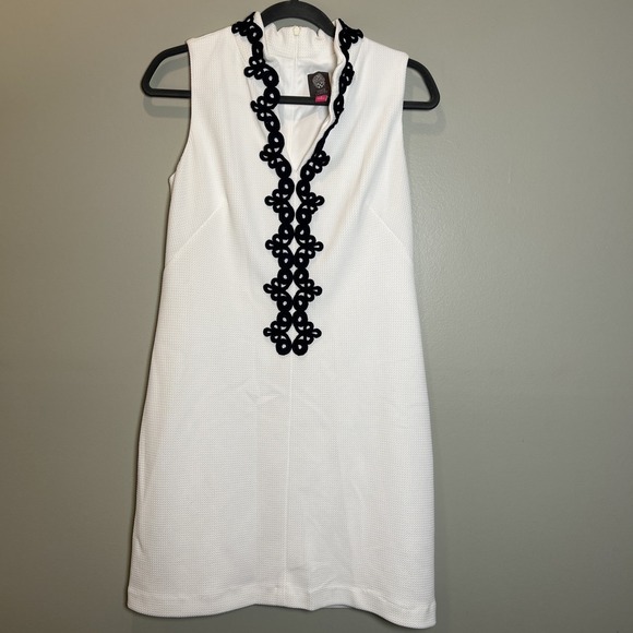 Vince Camuto Dresses & Skirts - Vince Camuto Knee Length Shift Dress Size 6 White Sleeveless Back Zip High Neck